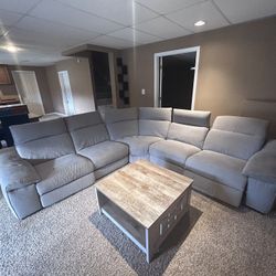 Sectional For Sale. Pickup In Stone Mountain