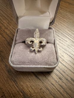 Sterling Silver Fleur-de-Lis Ring with Stone Accents