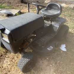 Riding Lawnmower 