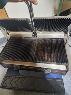 Adcraft SG-813 Double Commercial Panini Press w/ Cast Iron Grooved Plates, 120v