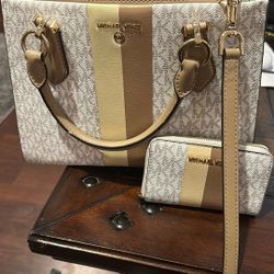 Michael Kors Purse With Matching Wallet 