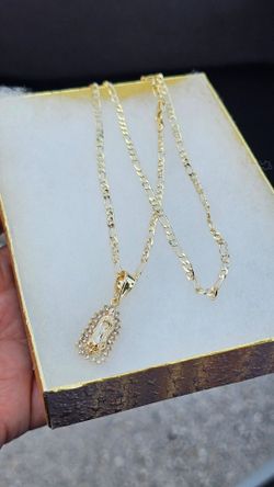 I Deliver 14k gold plated Chain and Pendant