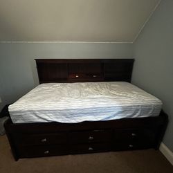 Twin Size Bed w Storage