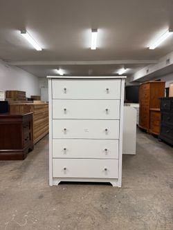 White Upright 5 Drawer Dresser Chest