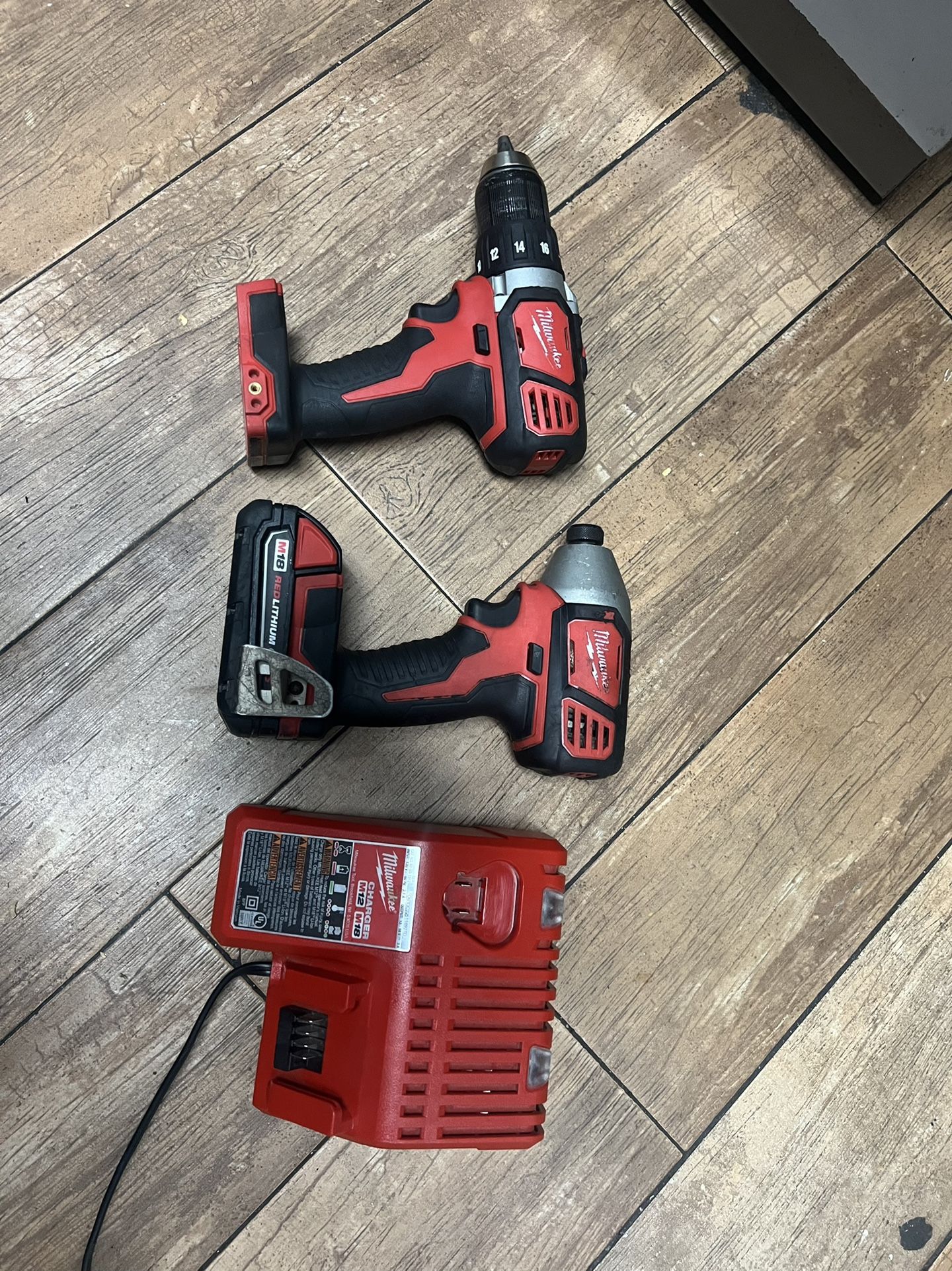 140$ Drills Milwuakee