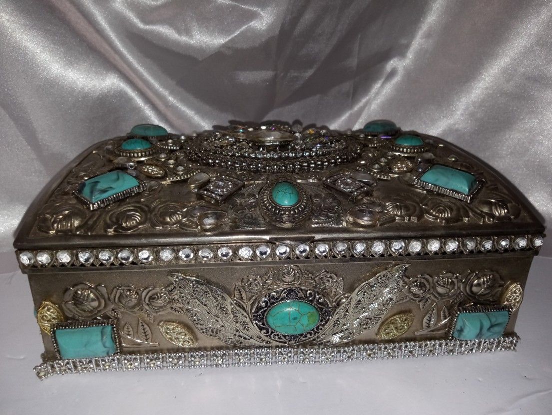 Turquoise Engraved Western Collectors Jewelry Box