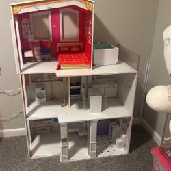 Rainbow Doll House 