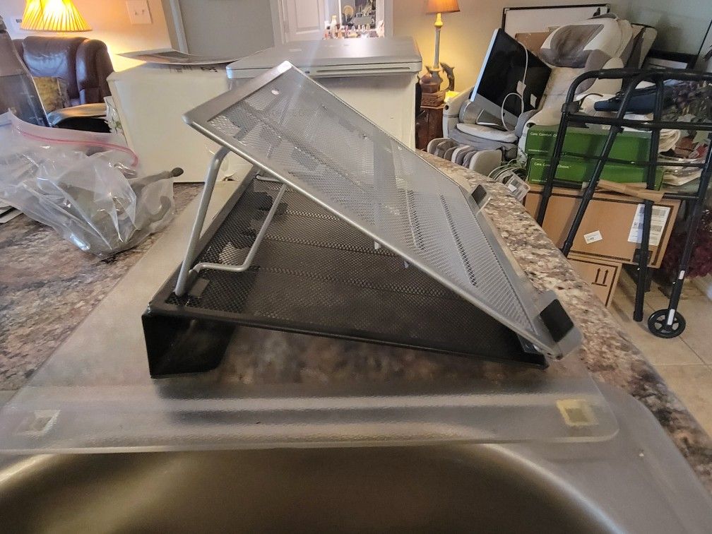 Laptop Tablet Stand