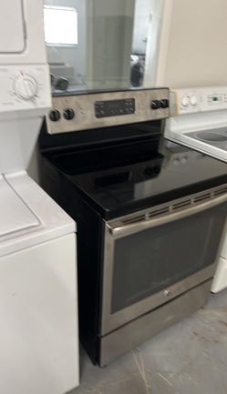 GE Stainless Electric Range – 30" Glass Top, Works Great