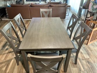 6 CHAIR DINING ROOOM SET