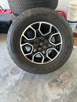 Ford F-150 raptor style tire & wheels