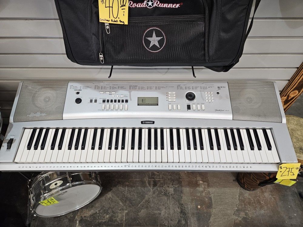 Yamaha PortableGrand DGX-230 Piano