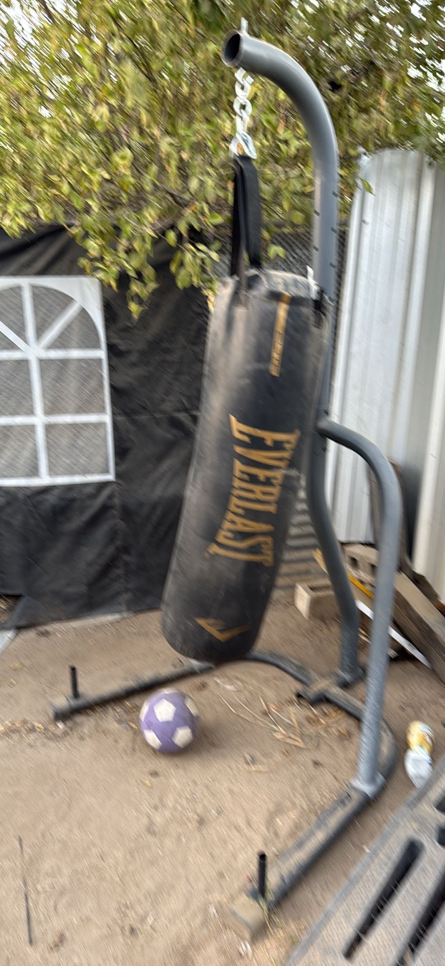 100 Lbs Punching Bag (no stand)