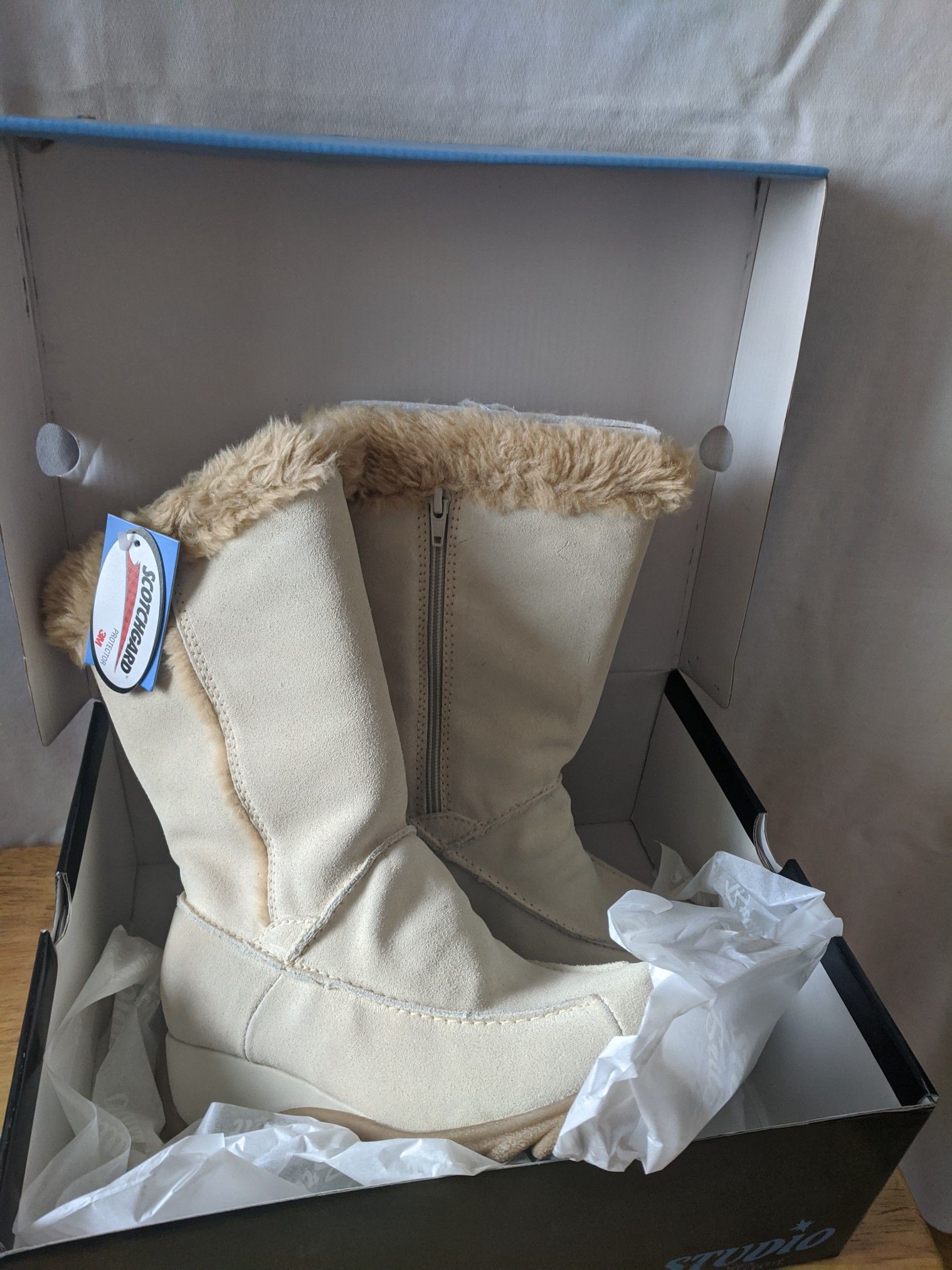 Studio waterproof suade boots