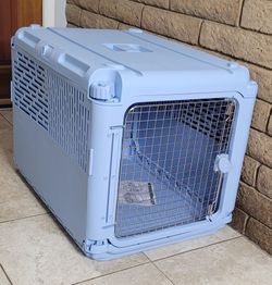 Collabsible Kennel / Plastic Travel Pet Crate Carrier