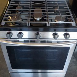 Samsung Gas Stove W /Convention Oven 