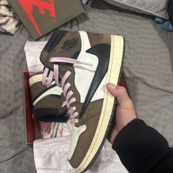 Travis Scott Jordan 1