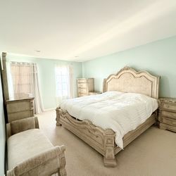 Luxurious Six Piece Bedroom Set