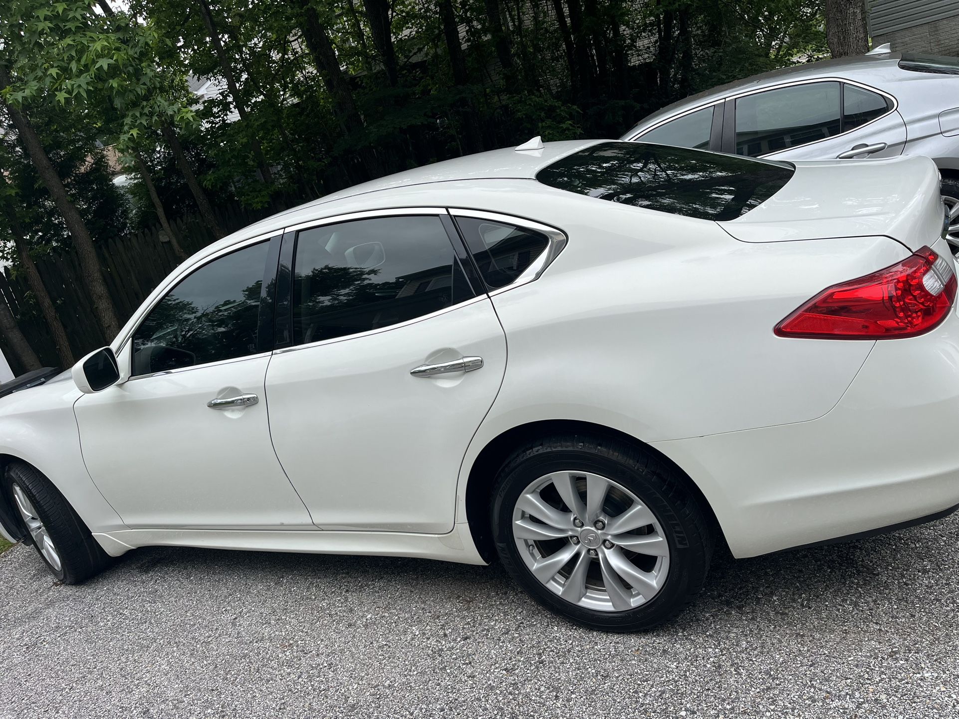 2011 Infiniti M37