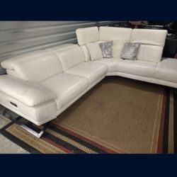 POWERFUL RECLINER 💯% GENUINE LEATHER WHITE COLOR.. DELIVERY SERVICE AVAILABLE 💥🚚💥