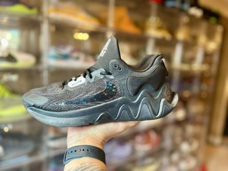 Size 10.5 - Nike Giannis Immortality 2 ‘Black Holographic Swoosh’