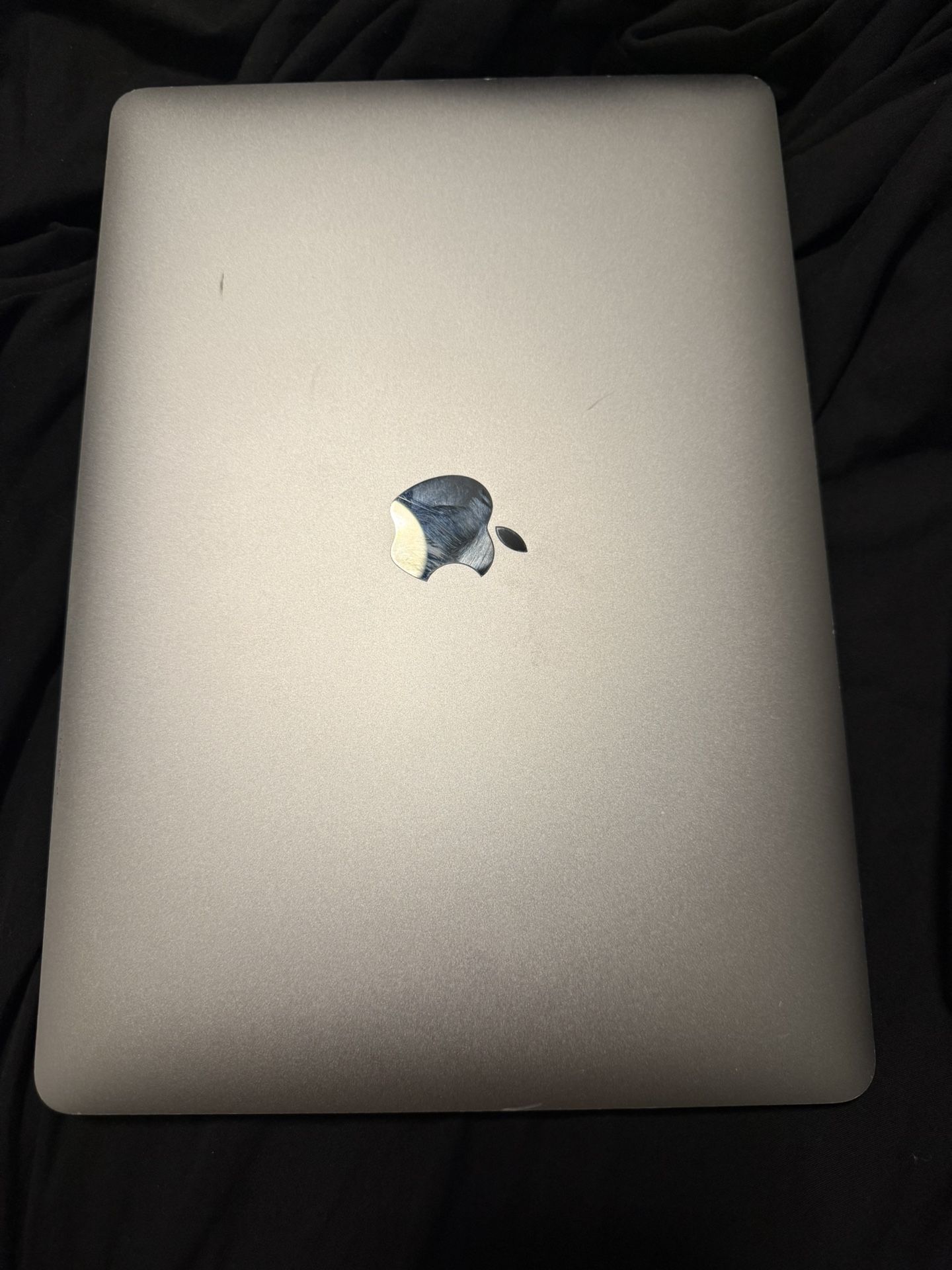 2019 Macbook Pro 256gb with touchbar