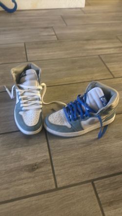 Women’s size 9 Jordan 1s
