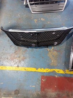 2025 Cadillac Lyriq Front Grille