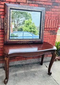 Elegant mirror and table set