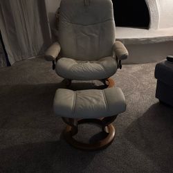 Stress less Recliner And Ottoman 