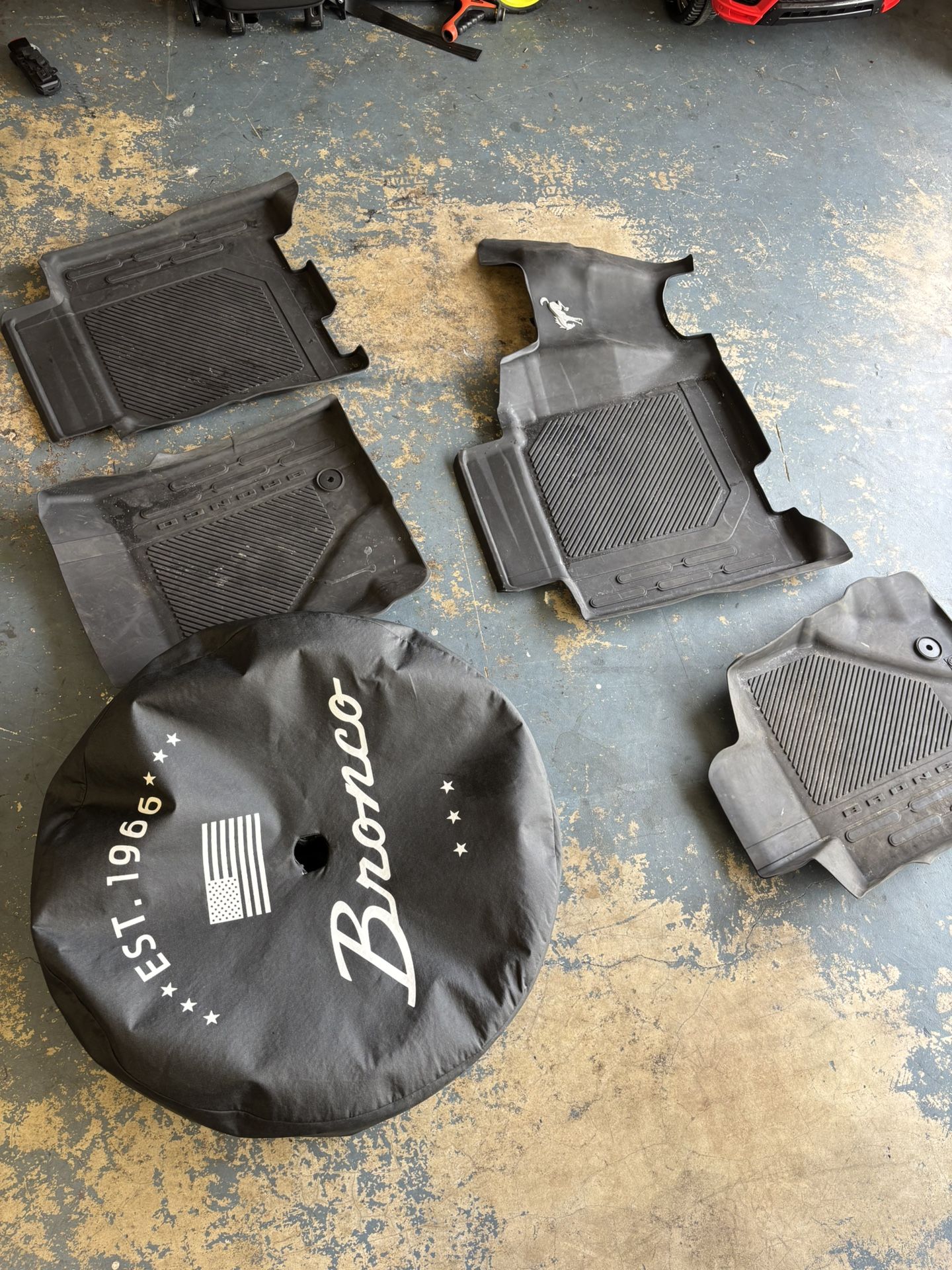 Bronco Tire Cover And Mats