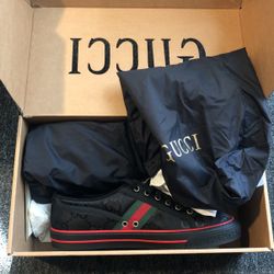 Gucci Tennis Size 9 DS ( Fits Like 10-10.5)
