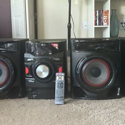 LG XBoom 700W Stereo With CD Player And Bluetooth 