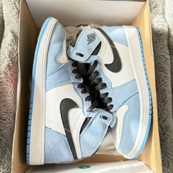 Air Jordan 1 Retro High OG University Blue