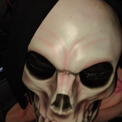 Creepy Skeleton Mask Light Up