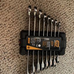 Wrench Set 8 Piece Combination Ratcheting Gear wrench