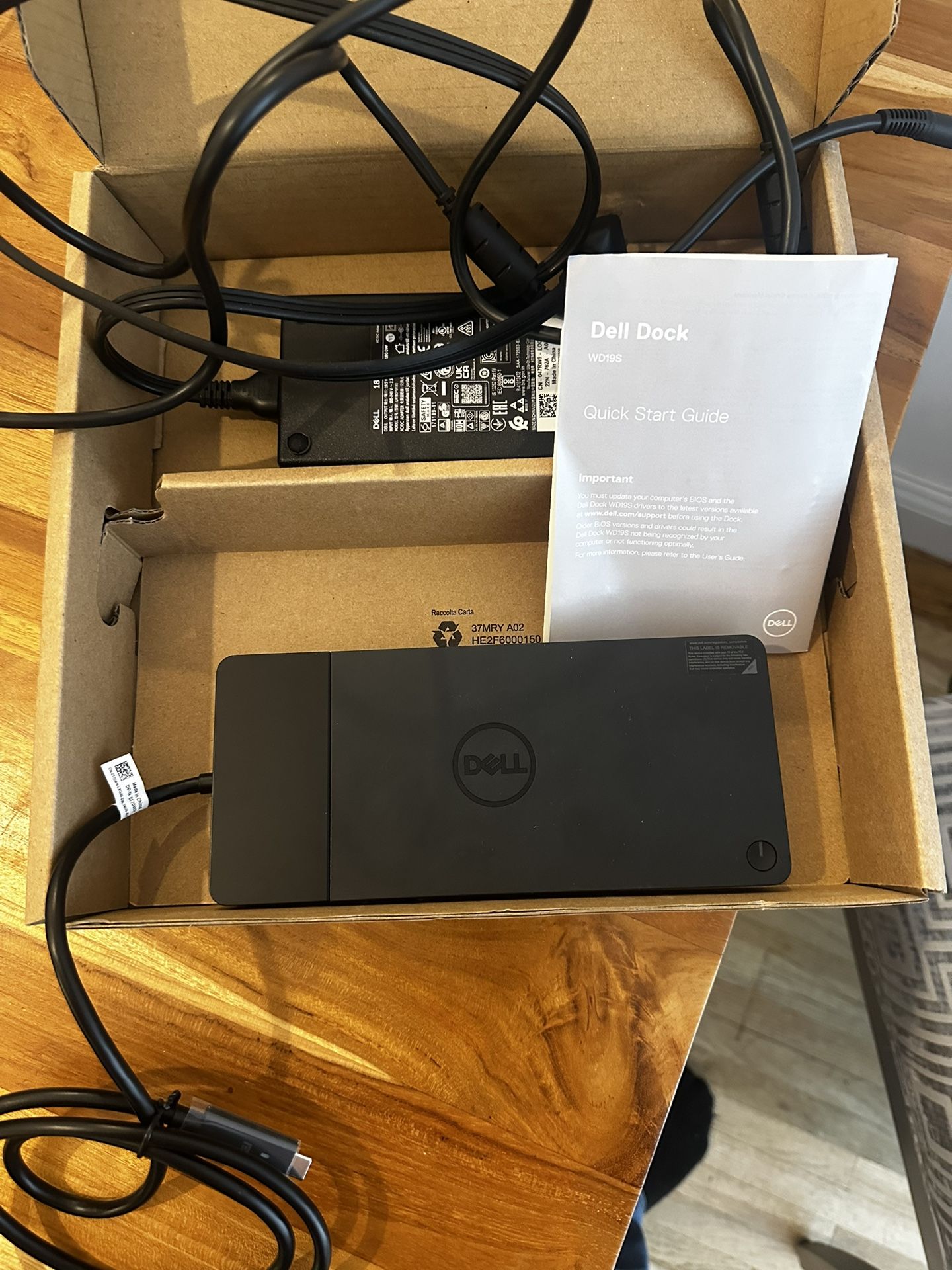 Dell Dock WD19S