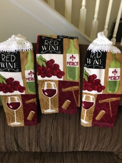 Crocheted top kitchen towels