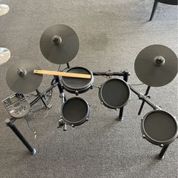 Alesis Nitro Drum Module Set & Headphones Kit Electronic Drum Set