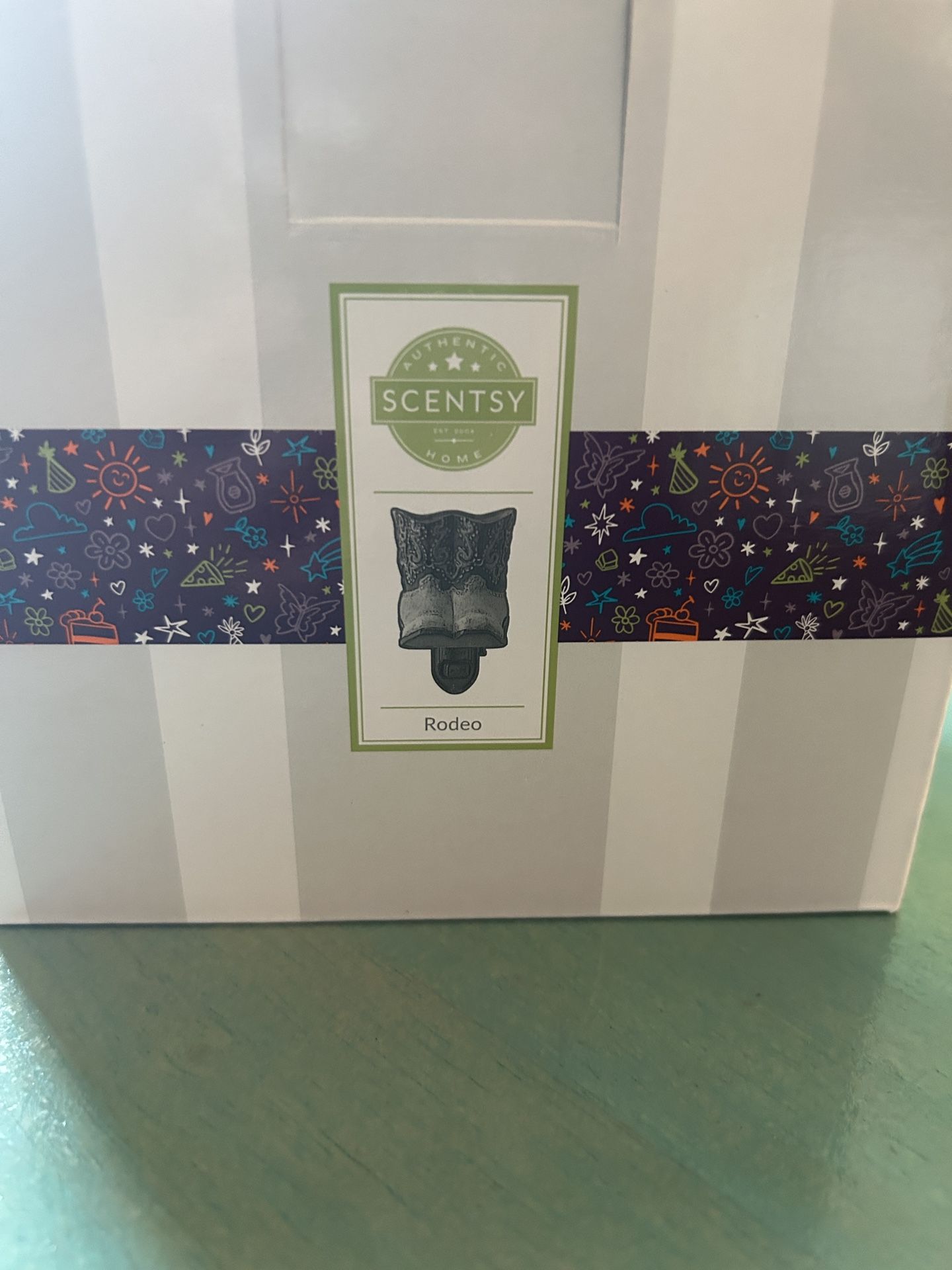New Scensty Rodeo Mini Warmer