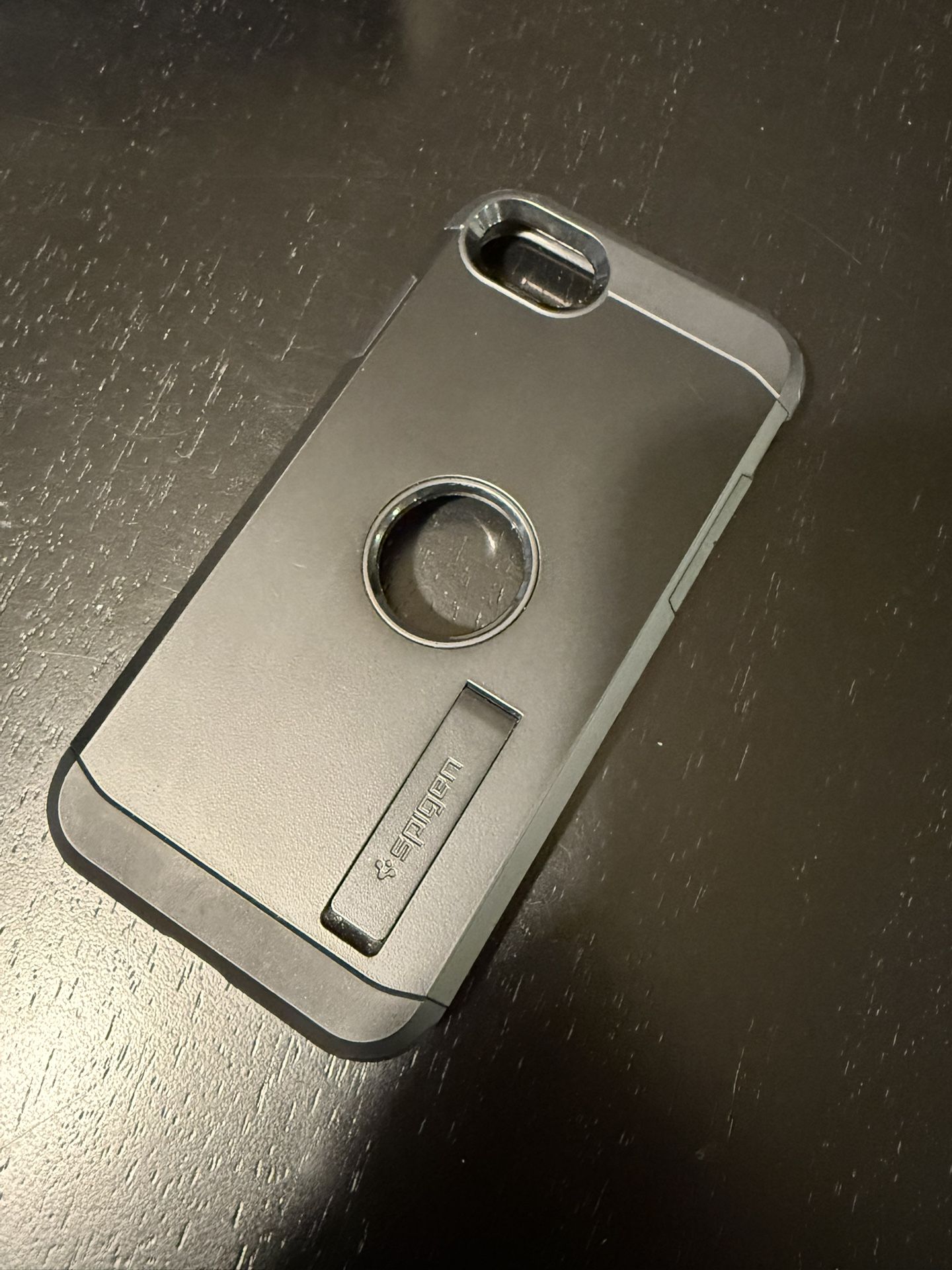 Spigen iPhone SE Case