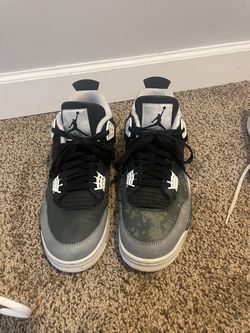 Men’s size 11 Black/Gray Air Jordan 4 Retro Fear