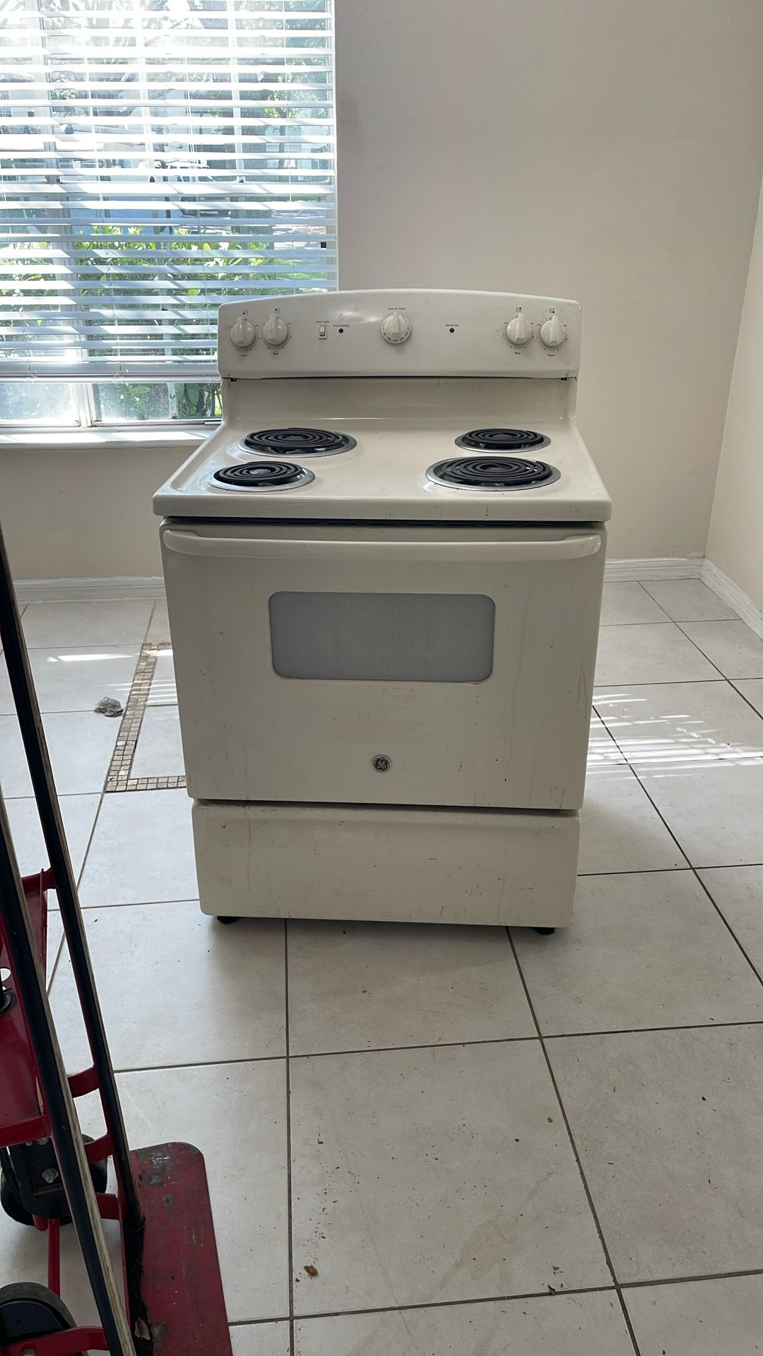GE ELECTRIC STOVE DIRTY BUT VERY GOOD 
