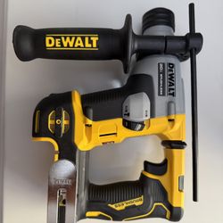 DEWALT Atomic 20v Hammer Drill