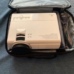 Vankyo projector Q5 - Mini Projector
