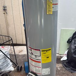30. Gallones Water Heater Gas