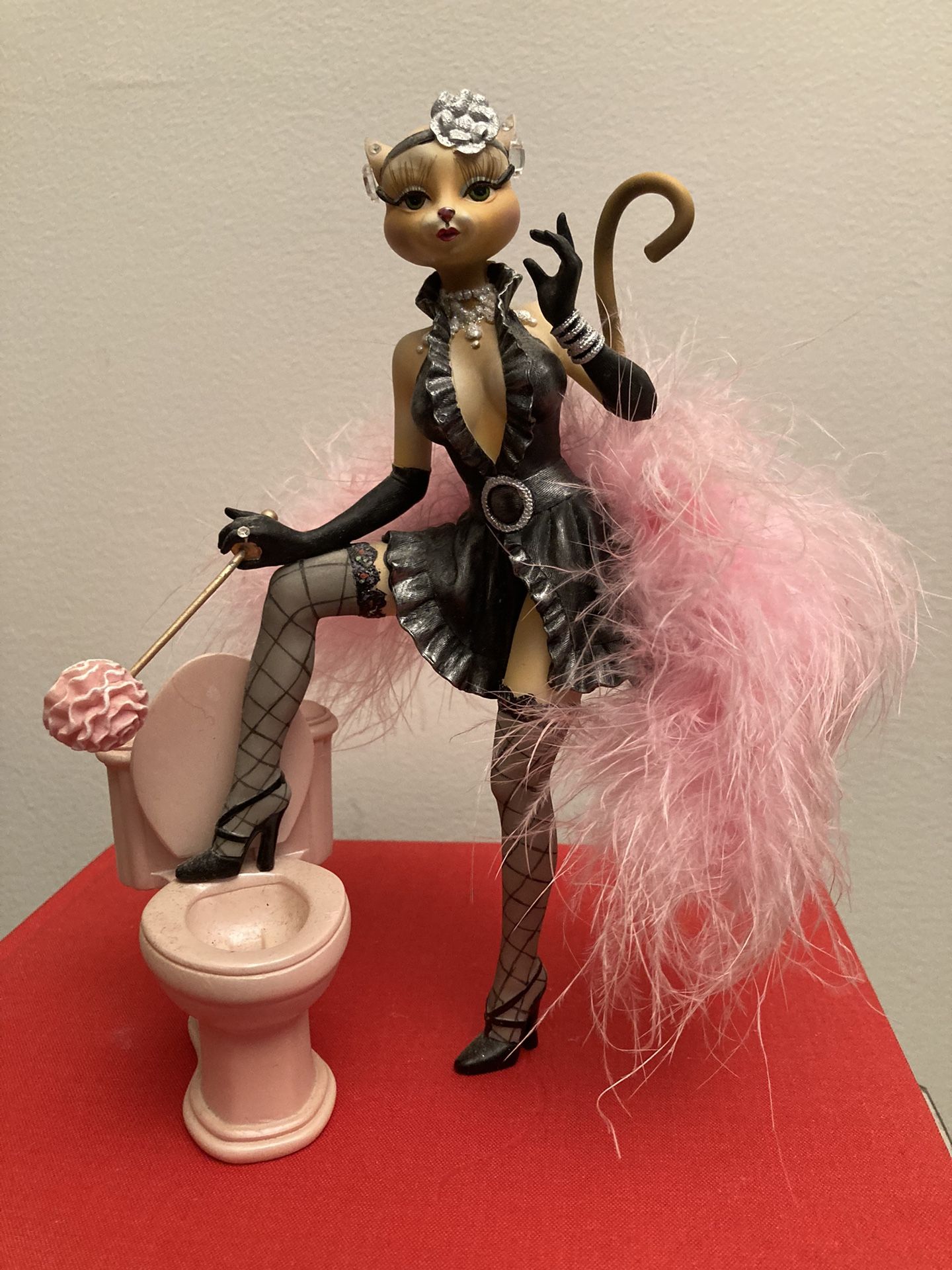 Alley Cat Collectible Figurine By Margaret Le Van, Like New