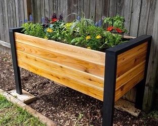 Custom Beautiful privacy wall Tomato Tower Planter Box Garden Bed Decor Outdoor Design cedar redwood