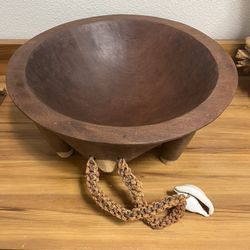 Vintage Large Handmade Fijian Ceremonial Tanoa/Kava Bowl Roughly 15” Diameter x 6” Tall 