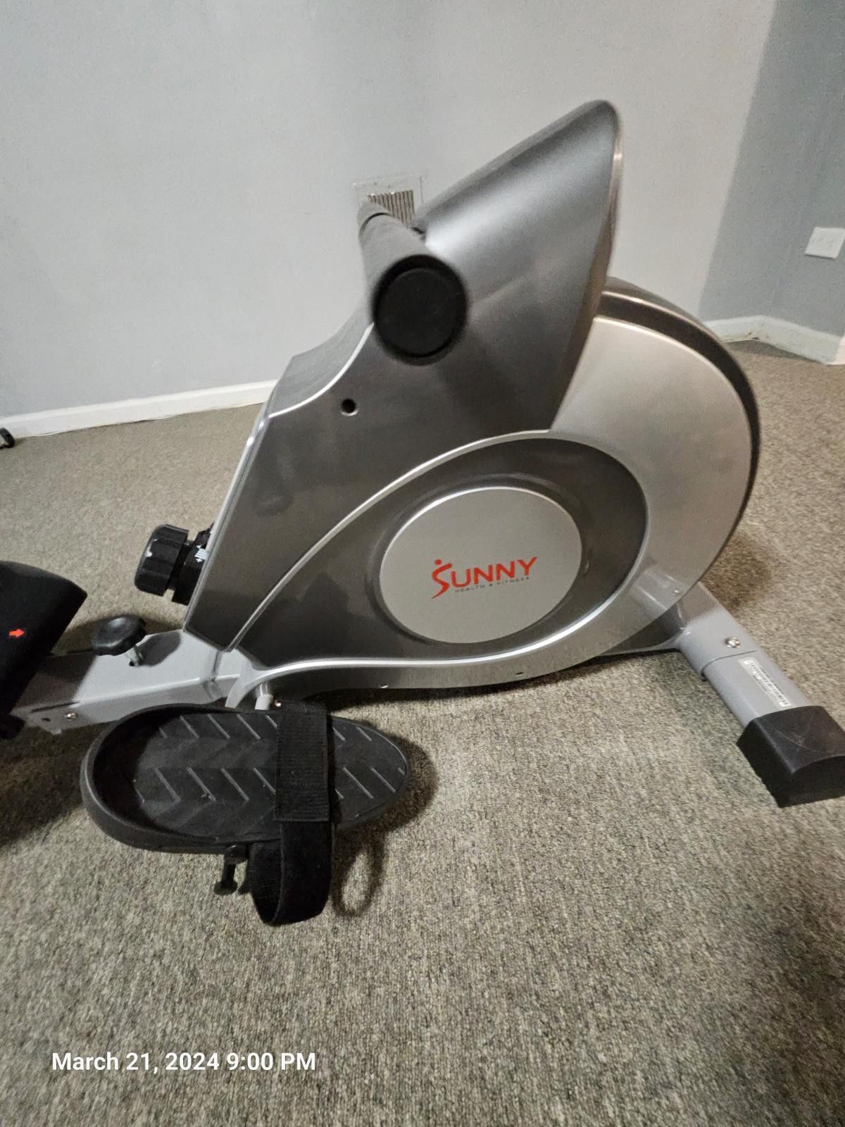 Adjustable Rowing Machine